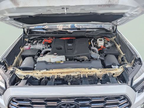 Used 2024 Toyota Sequoia Platinum AWD/4WD image 29