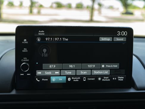 Used 2025 Honda Pilot EX-L image 31