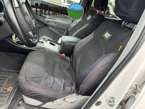 Used 2015 Toyota Tacoma PreRunner w/ TRD Sport Package RWD image 5