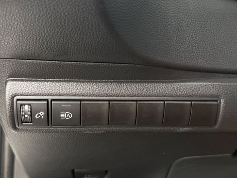Used 2025 Toyota Corolla LE FWD image 18