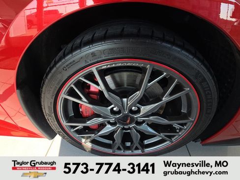 Used 2025 Chevrolet Corvette Stingray Preferred Cpe w/ Z51 Performance Package RWD image 9