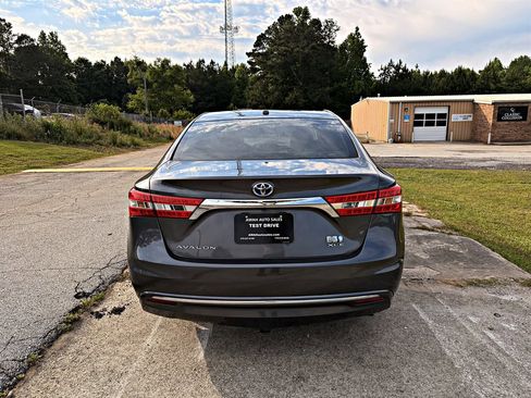 Used 2015 Toyota Avalon XLE Touring FWD image 5