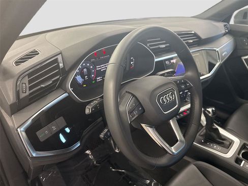 Certified 2025 Audi Q3 2.0T Premium w/ Convenience Package AWD/4WD image 9