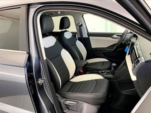 New 2026 Volkswagen Taos SEL image 9