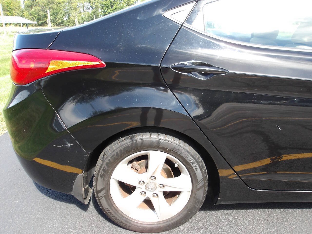 Used 2013 Hyundai Elantra GLS w/ Preferred Pkg FWD image 46