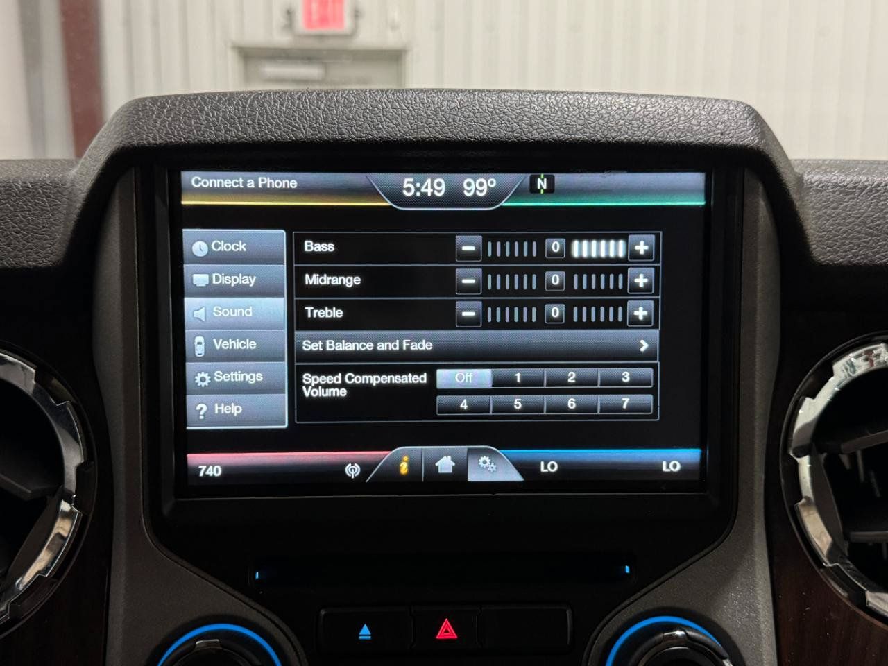 Used 2015 Ford F250 Lariat w/ Lariat Interior Package AWD/4WD image 15