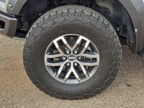 Used 2017 Ford F150 Raptor w/ Equipment Group 802A Luxury image 11