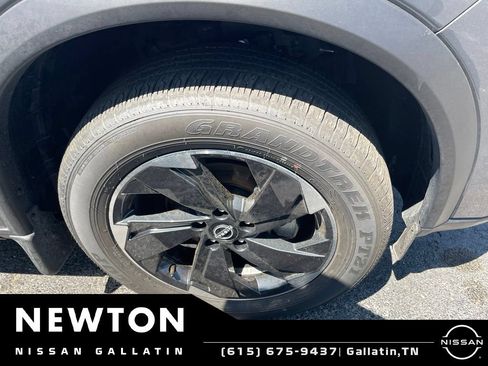 Used 2026 Nissan Rogue SV AWD/4WD image 17