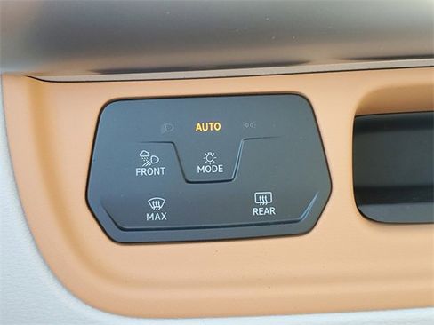 New 2025 Volkswagen ID. Buzz Pro S Plus image 32