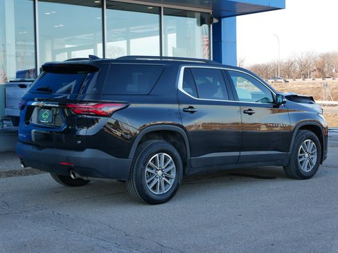 Certified 2023 Chevrolet Traverse LT w/ Rear Camera Mirror Package image 3