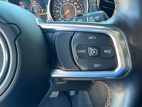 Used 2021 Jeep Wrangler Unlimited Sahara AWD/4WD image 13