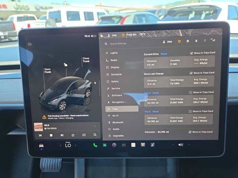 Used 2024 Tesla Model Y Long Range AWD/4WD image 26