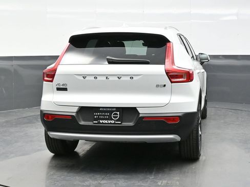 Used 2025 Volvo XC40 B5 Core AWD/4WD image 6