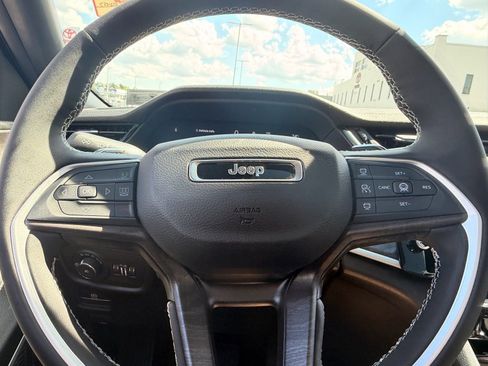 New 2026 Jeep Grand Cherokee Limited AWD/4WD image 12
