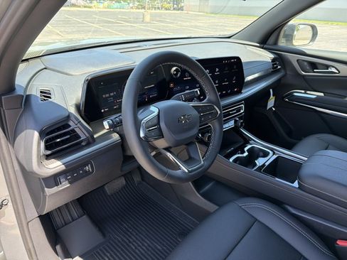 New 2026 Chevrolet Traverse LT w/ Midnight/Sport Edition AWD/4WD image 11