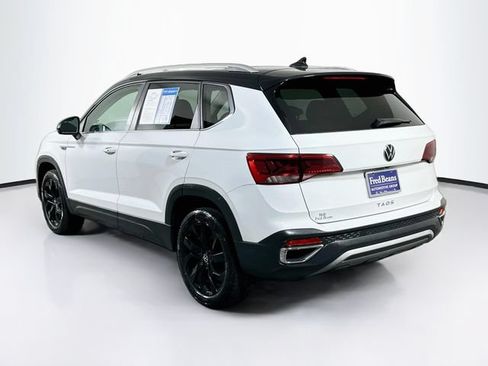 Certified 2024 Volkswagen Taos SE FWD image 5