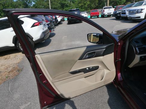 Used 2014 Honda Accord LX image 11