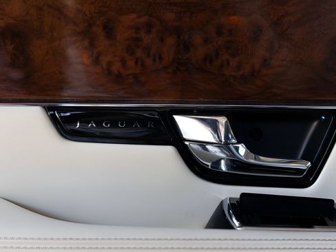 Used 2012 Jaguar XJ L RWD image 49