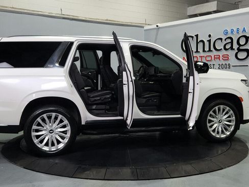 Used 2023 Cadillac Escalade Luxury AWD/4WD image 22