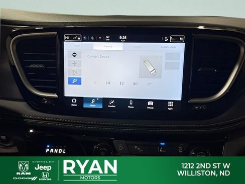 New 2026 Chrysler Pacifica Select AWD/4WD image 25