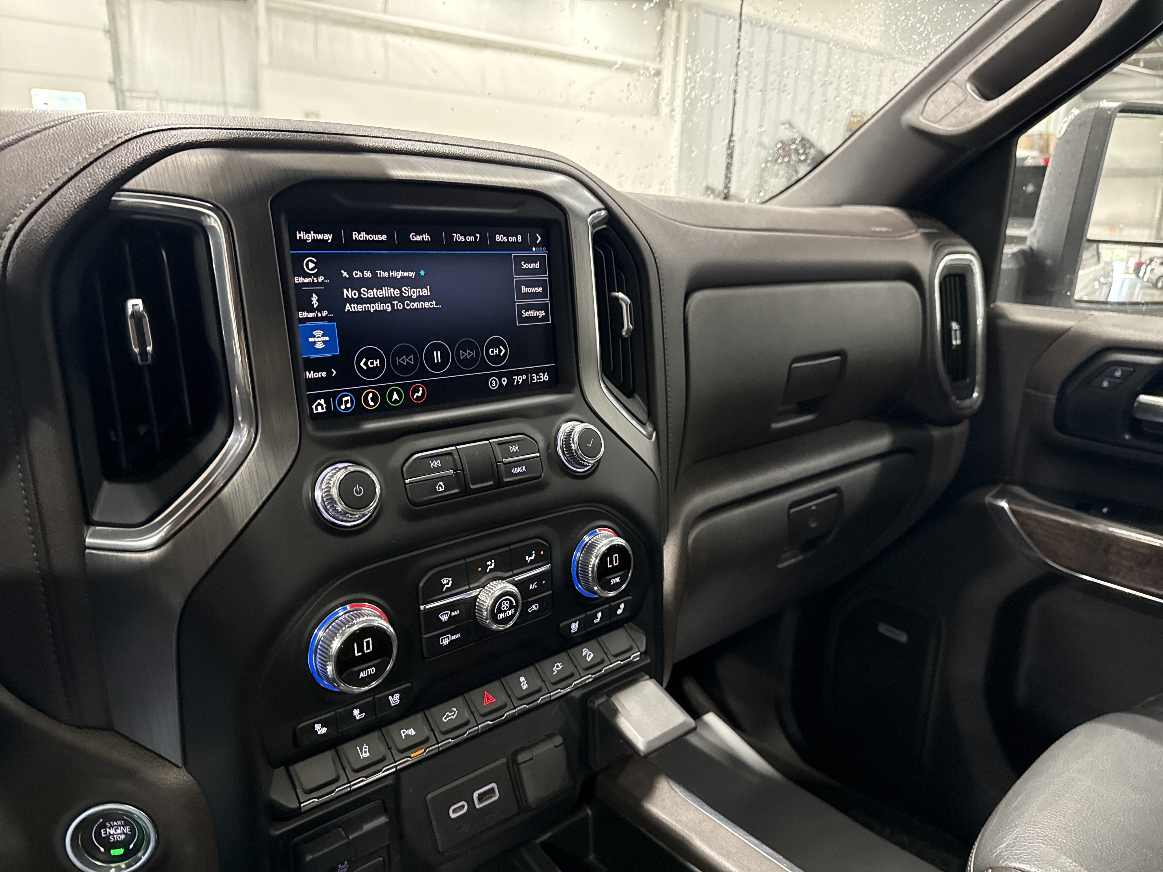 Used 2021 GMC Sierra 2500 Denali w/ Denali Ultimate Package AWD/4WD image 11