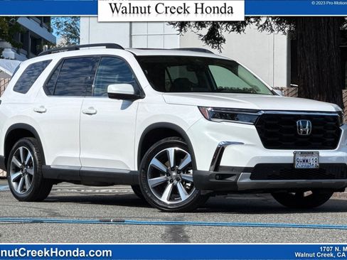 Used 2023 Honda Pilot Elite image 1