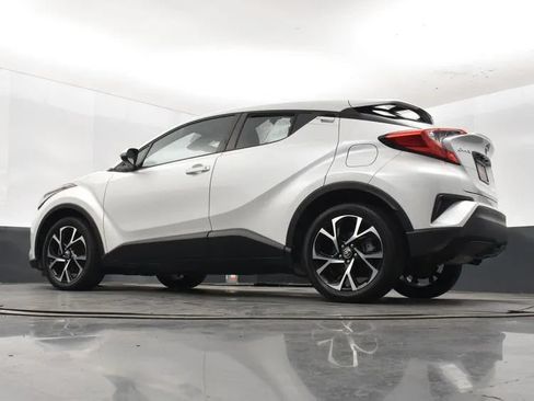 Used 2022 Toyota C-HR XLE FWD image 12