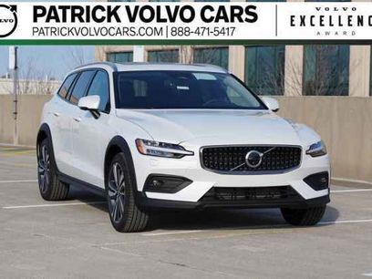 New 2026 Volvo V60 B5 Cross Country Plus w/ Climate Package