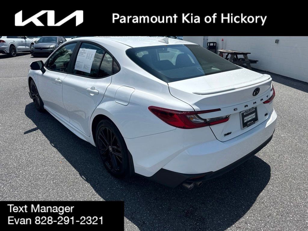 Used 2025 Toyota Camry SE FWD image 5