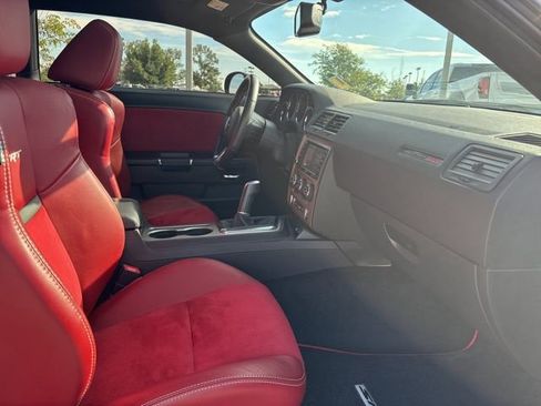 Used 2014 Dodge Challenger SRT8 w/ Harman/Kardon Audio Group image 30