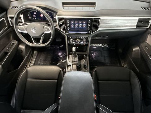 Certified 2023 Volkswagen Atlas Cross Sport SE w/ Panoramic Sunroof Package FWD image 24