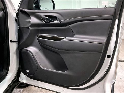 Used 2022 GMC Acadia AT4 w/ Technology Package image 23