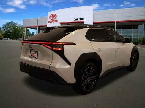 Used 2024 Toyota bZ4X Limited image 3