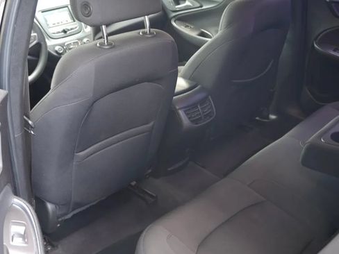 Used 2018 Chevrolet Malibu LT FWD image 11