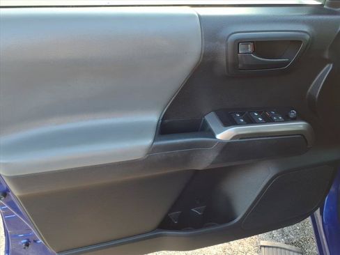 Used 2023 Toyota Tacoma SR5 AWD/4WD image 23