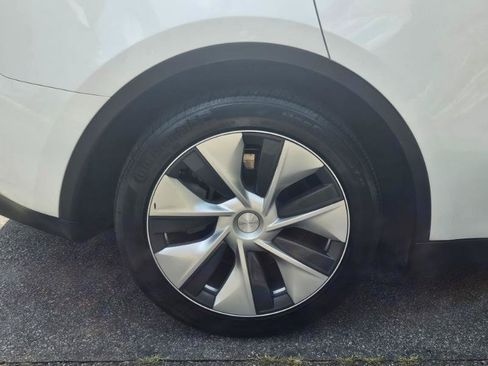 Used 2023 Tesla Model Y Long Range AWD/4WD image 15