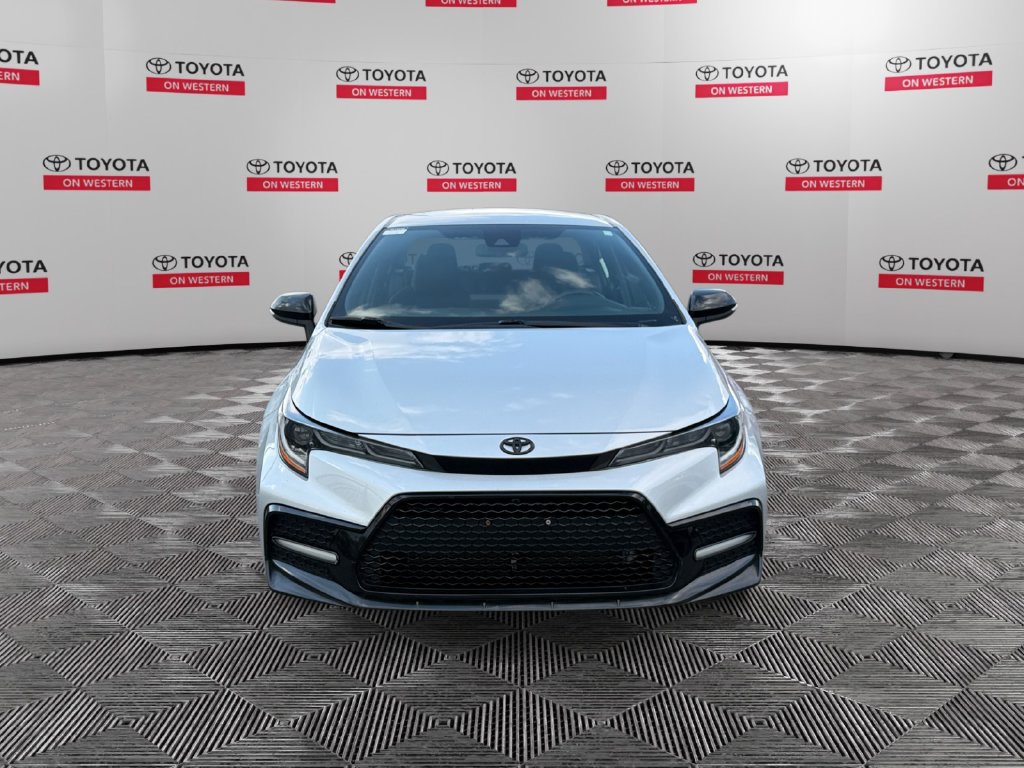 Used 2022 Toyota Corolla SE FWD image 2