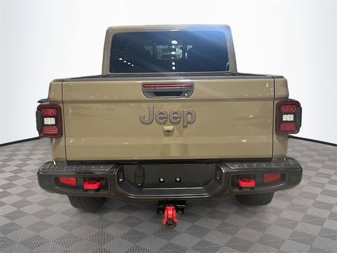 Used 2020 Jeep Gladiator Rubicon image 7
