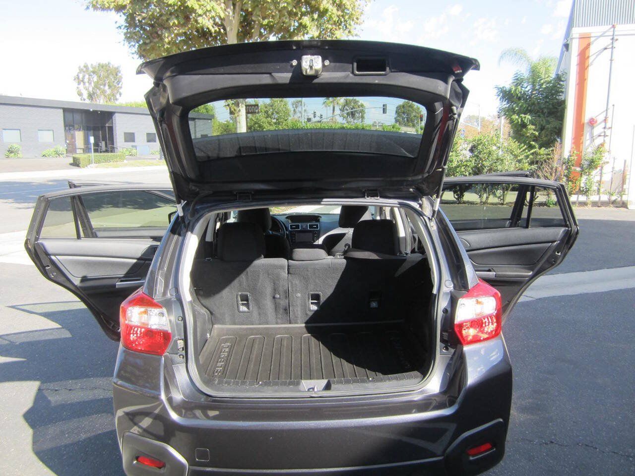 Used 2017 Subaru Crosstrek 2.0i AWD/4WD image 10