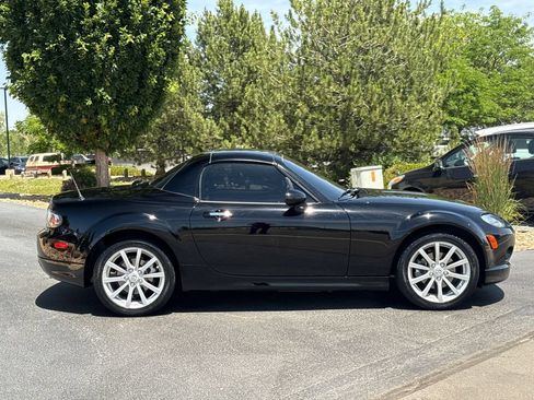 Used 2008 MAZDA MX-5 Miata Grand Touring w/ Premium Pkg RWD image 46