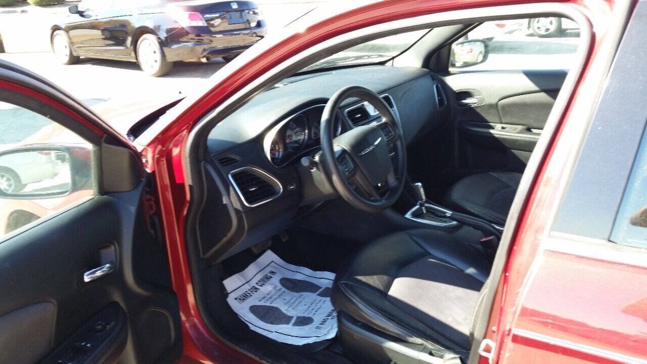 Used 2014 Chrysler 200 LX FWD image 6