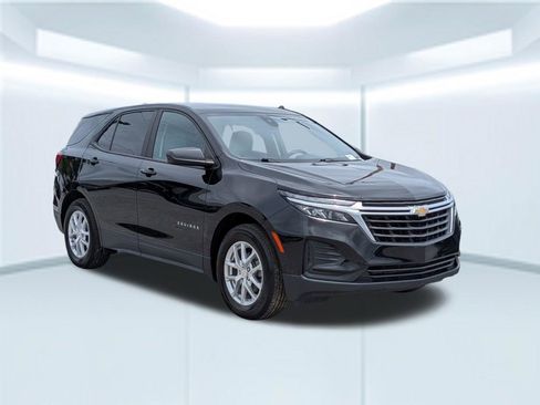 Used 2024 Chevrolet Equinox LS w/ LS Convenience Package FWD image 8