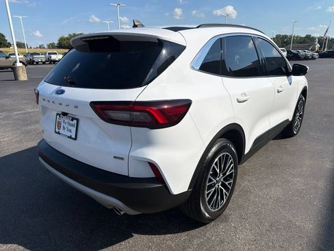 Used 2023 Ford Escape SE FWD image 5