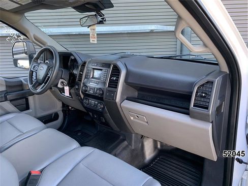 Used 2022 Ford F550 4x4 Crew Cab Super Duty w/ Power Equipment Group image 25