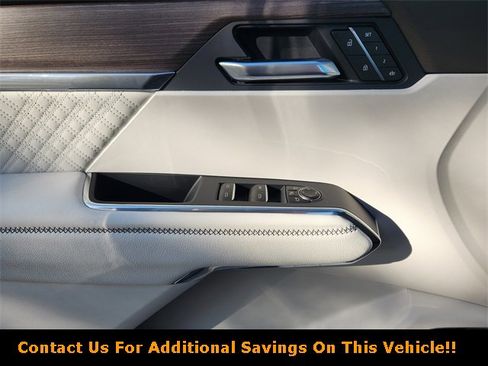 New 2026 GMC Acadia Denali w/ Super Cruise Package image 17