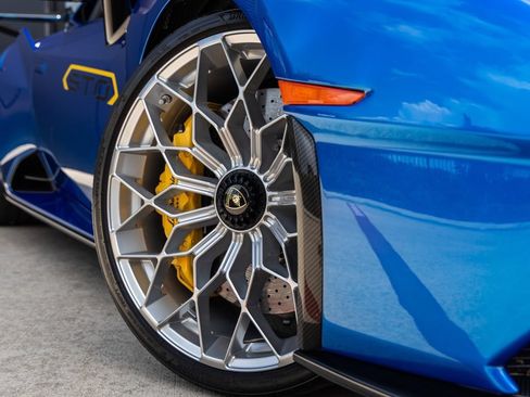 Used 2022 Lamborghini Huracan STO RWD image 15