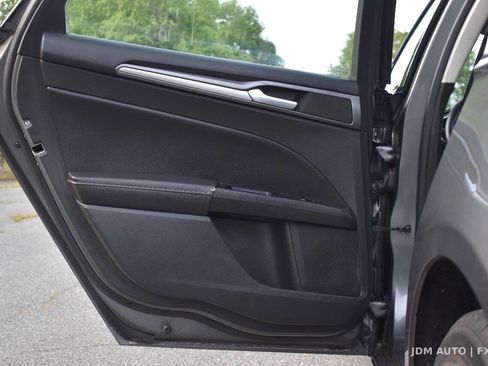Used 2014 Ford Fusion Titanium FWD image 10