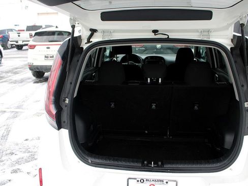 Used 2023 Kia Soul LX w/ LX Technology Package image 9
