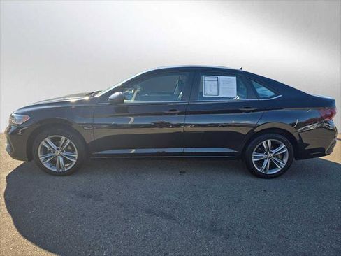 Used 2024 Volkswagen Jetta SE image 6