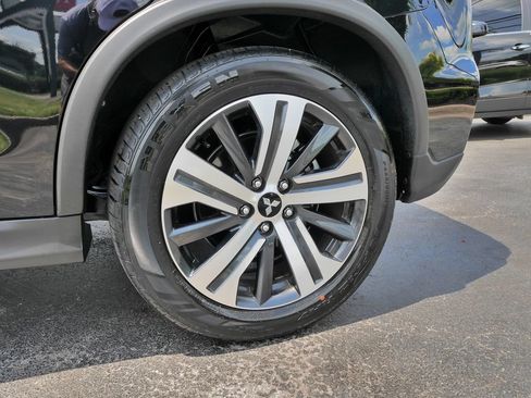 Used 2025 Mitsubishi Outlander Sport ES AWD/4WD image 9